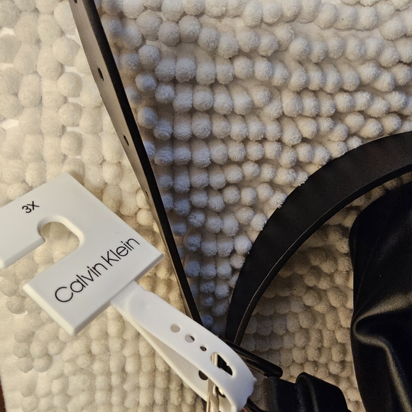 NWT Calvin Klein black fanny pack/belt bag size 3x - Picture 7 of 10